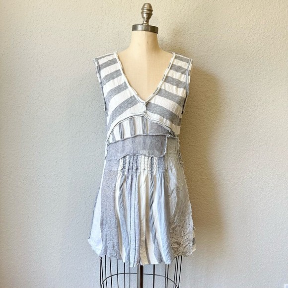 NWOT DESIGUAL Sleeveless Striped Patch Style V-Neck Tunic Top Grey - Picture 1 of 12